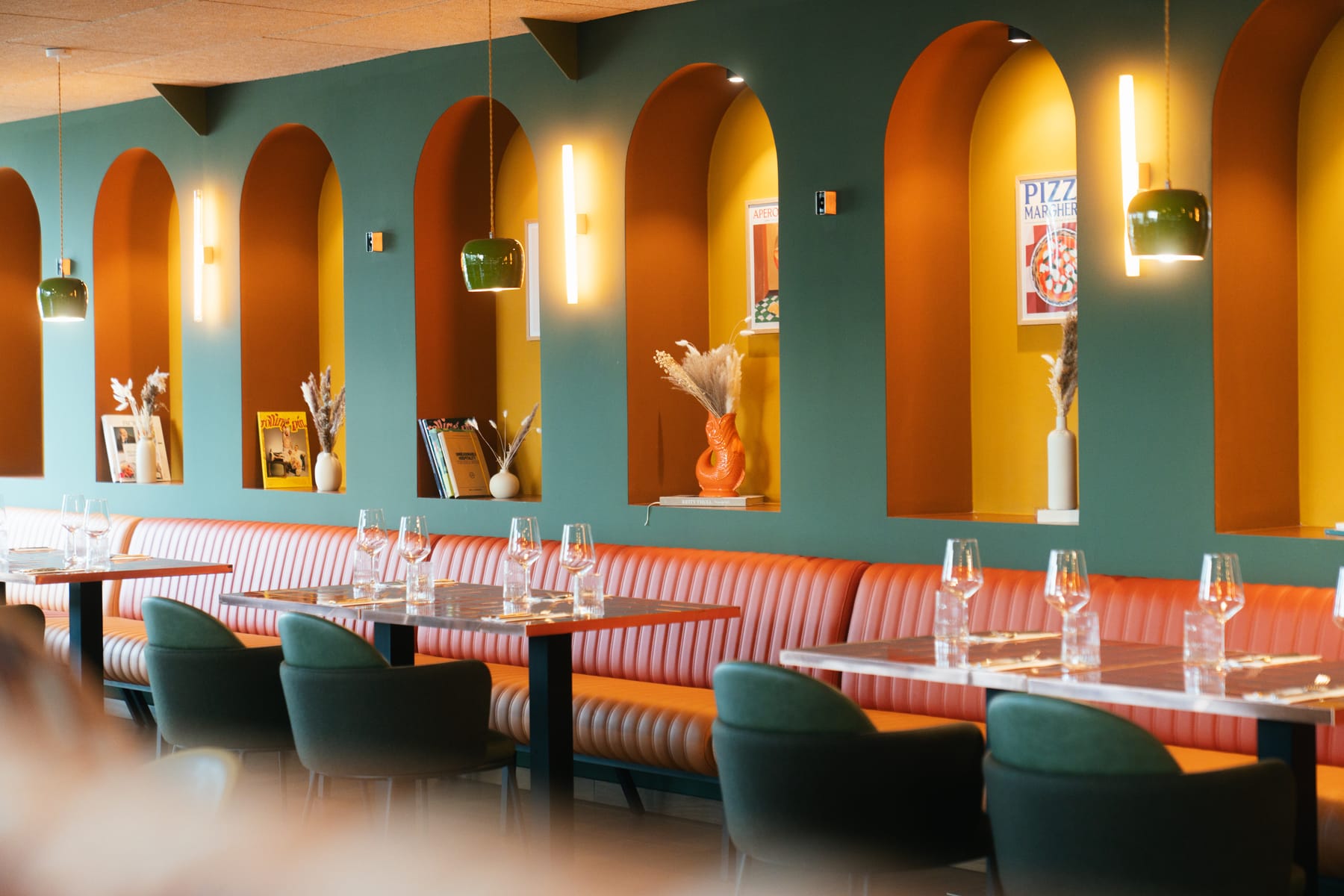 Living Restaurant, Bogennischen und Bankette